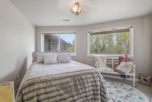 398 Madrone Ridge Drive, Grants Pass, OR 97527