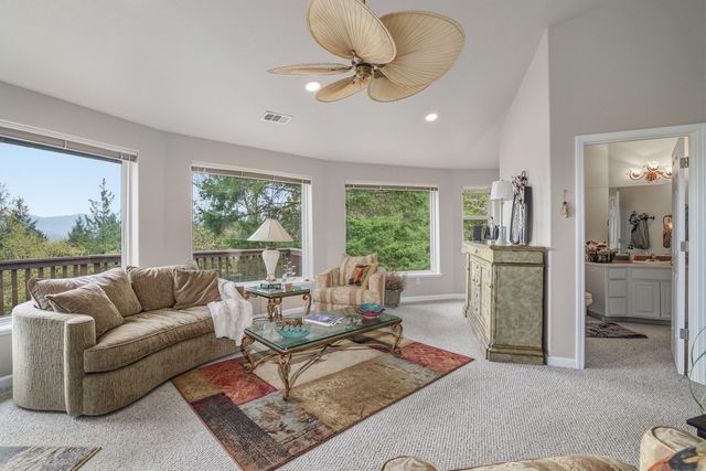 398 Madrone Ridge Drive, Grants Pass, OR 97527