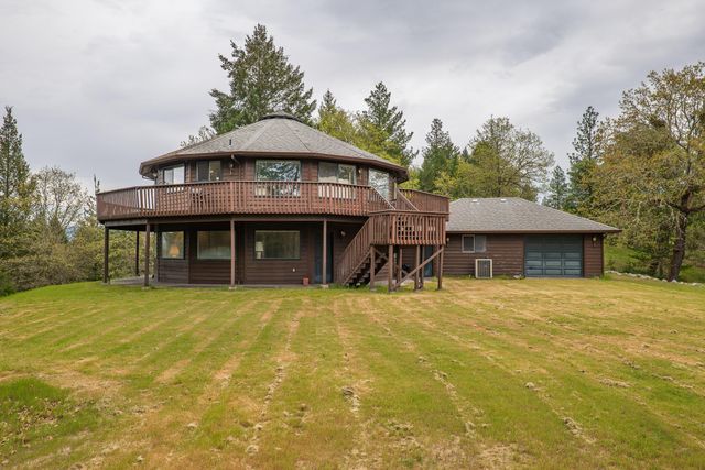 398 Madrone Ridge Drive, Grants Pass, OR 97527