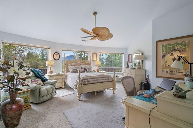 398 Madrone Ridge Drive, Grants Pass, OR 97527