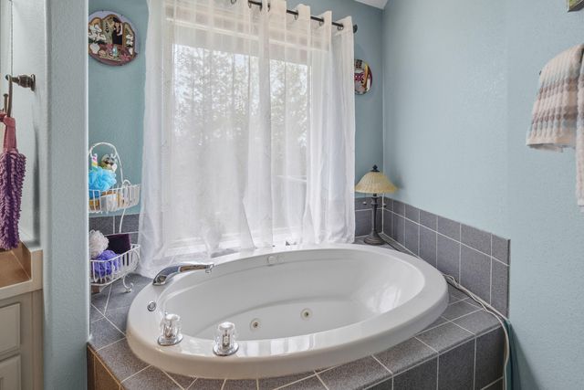 398 Madrone Ridge Drive, Grants Pass, OR 97527