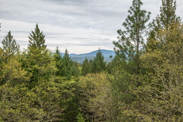 398 Madrone Ridge Drive, Grants Pass, OR 97527