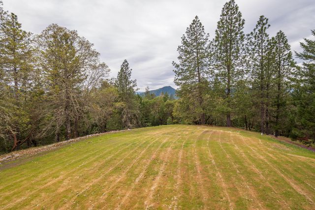 398 Madrone Ridge Drive, Grants Pass, OR 97527