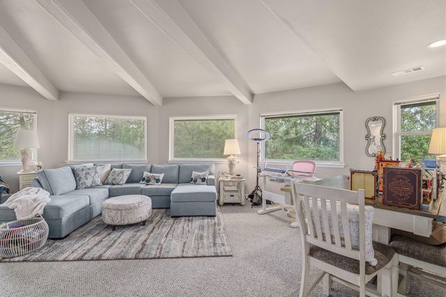 398 Madrone Ridge Drive, Grants Pass, OR 97527