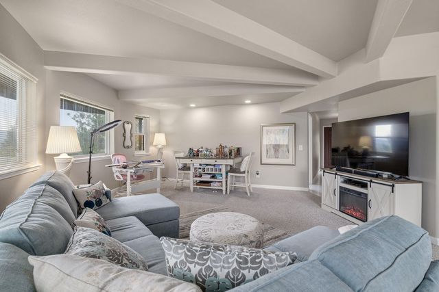 398 Madrone Ridge Drive, Grants Pass, OR 97527