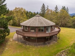 398 Madrone Ridge Drive, Grants Pass, OR 97527