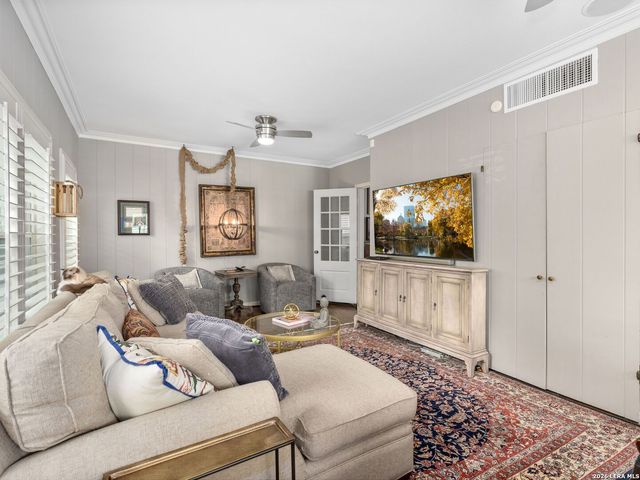 401 Ridgemont Avenue, Terrell Hills, TX 78209