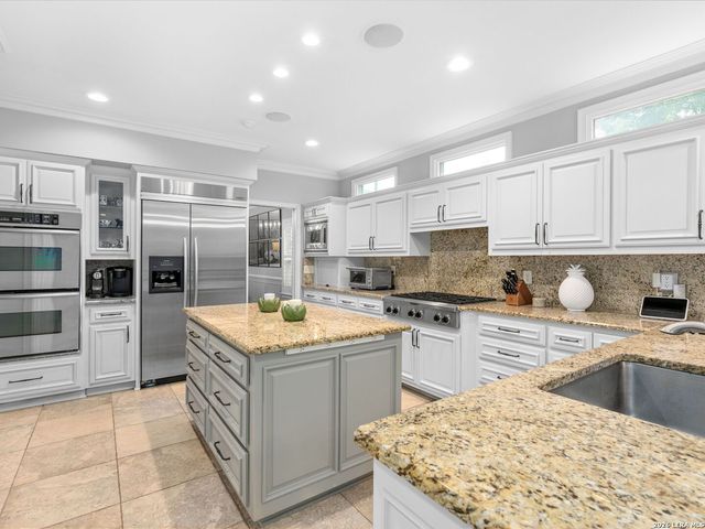 401 Ridgemont Avenue, Terrell Hills, TX 78209