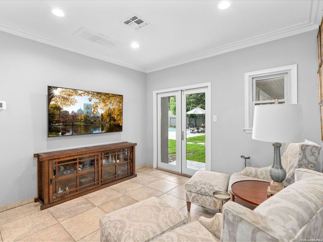 401 Ridgemont Avenue, Terrell Hills, TX 78209
