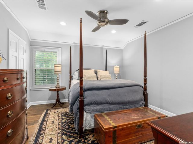 401 Ridgemont Avenue, Terrell Hills, TX 78209