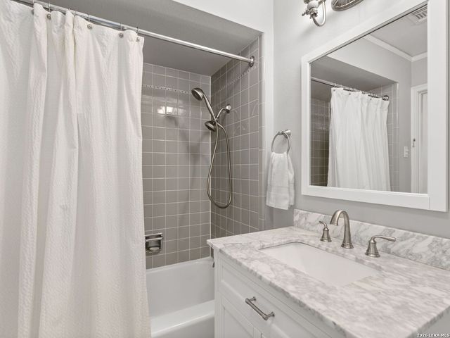 401 Ridgemont Avenue, Terrell Hills, TX 78209