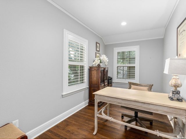 401 Ridgemont Avenue, Terrell Hills, TX 78209
