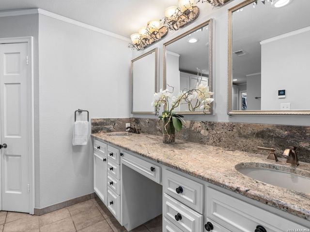 401 Ridgemont Avenue, Terrell Hills, TX 78209