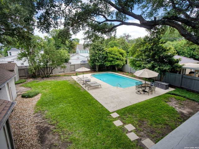 401 Ridgemont Avenue, Terrell Hills, TX 78209