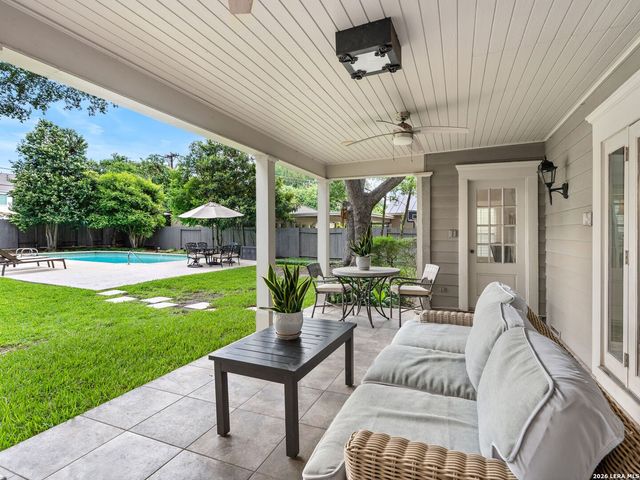 401 Ridgemont Avenue, Terrell Hills, TX 78209