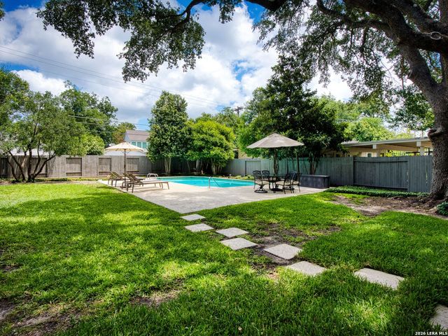 401 Ridgemont Avenue, Terrell Hills, TX 78209