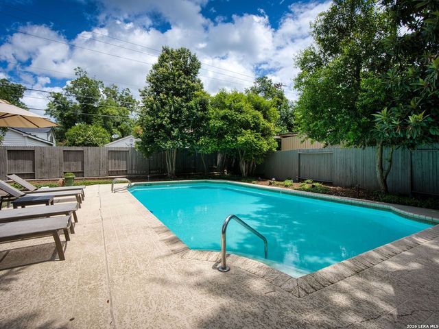 401 Ridgemont Avenue, Terrell Hills, TX 78209