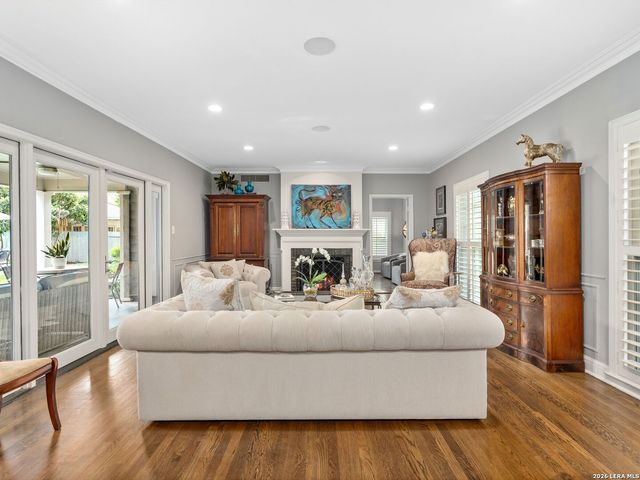 401 Ridgemont Avenue, Terrell Hills, TX 78209