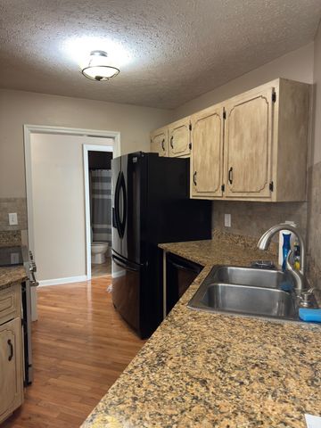 3594 Oak Grove Rd, Red Boiling Springs, TN 37150