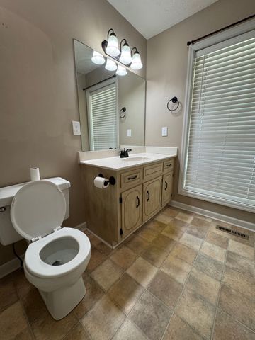 3594 Oak Grove Rd, Red Boiling Springs, TN 37150