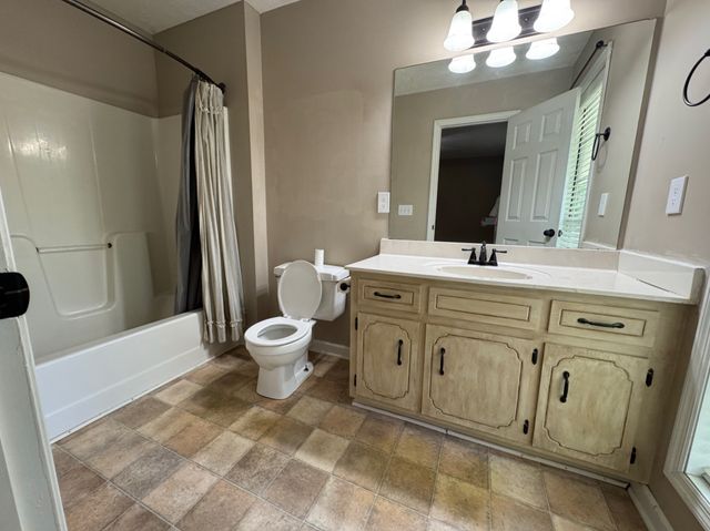 3594 Oak Grove Rd, Red Boiling Springs, TN 37150
