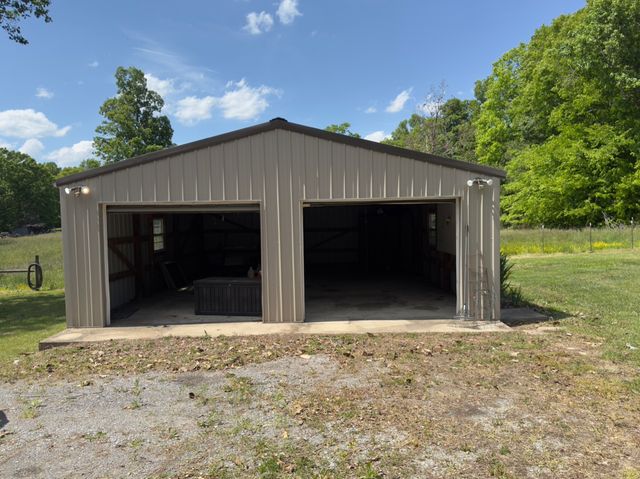 3594 Oak Grove Rd, Red Boiling Springs, TN 37150