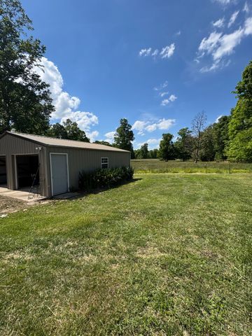 3594 Oak Grove Rd, Red Boiling Springs, TN 37150