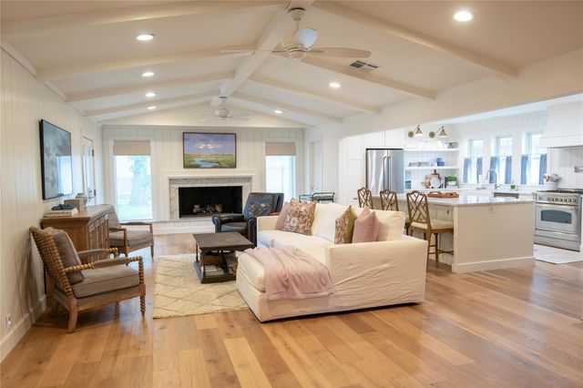 7611 Fairdale Lane, Houston, TX 77063
