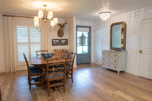 7611 Fairdale Lane, Houston, TX 77063