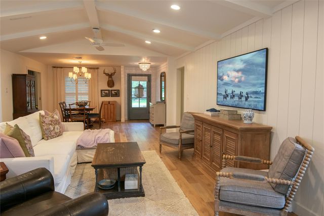 7611 Fairdale Lane, Houston, TX 77063