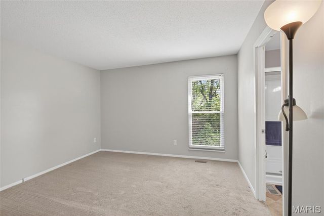 433 Woodland Hill Court, Manchester, MO 63021