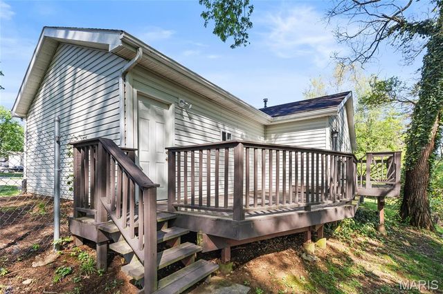 433 Woodland Hill Court, Manchester, MO 63021