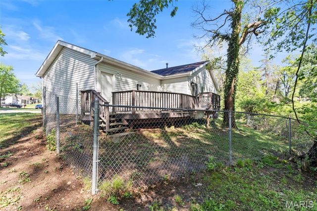 433 Woodland Hill Court, Manchester, MO 63021