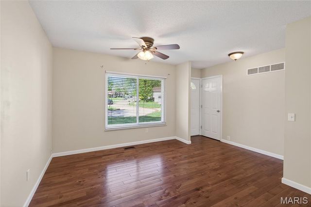 433 Woodland Hill Court, Manchester, MO 63021