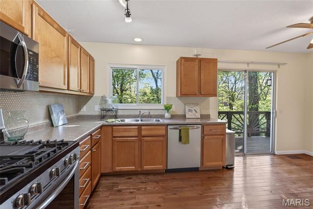 433 Woodland Hill Court, Manchester, MO 63021