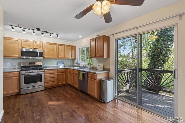 433 Woodland Hill Court, Manchester, MO 63021