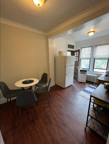 639 W ROSCOE Street P2, Chicago, IL 60657