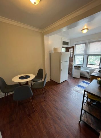 639 W ROSCOE Street P2, Chicago, IL 60657