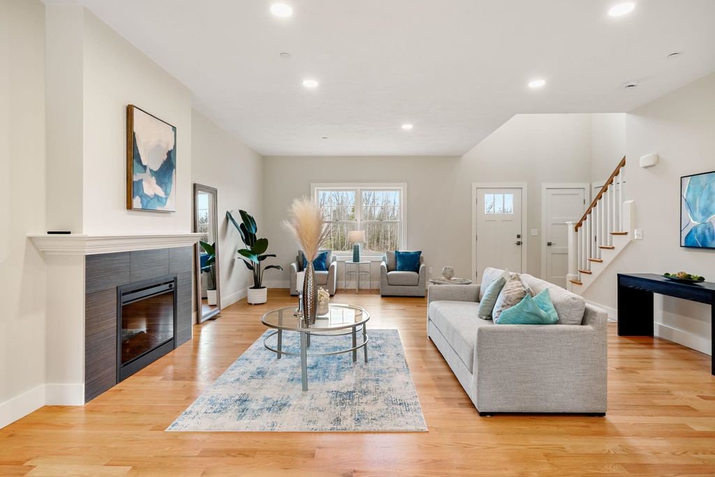 15 Brightstone Way 14, Sandown, NH 03873