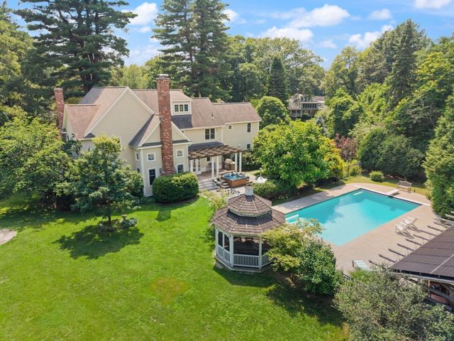 12 Quaker Lady Ln, Sudbury, MA 01776