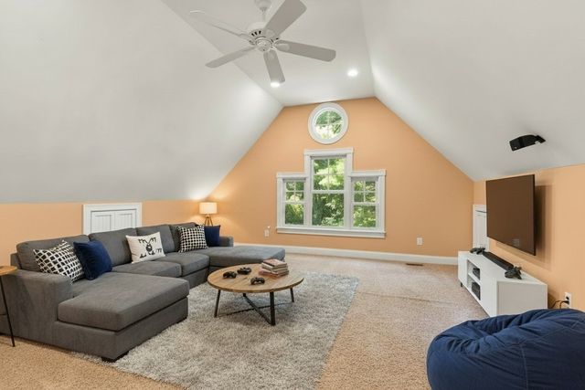 12 Quaker Lady Ln, Sudbury, MA 01776