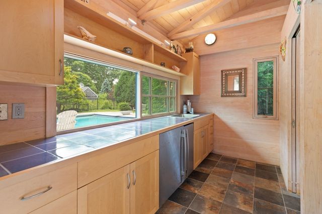 12 Quaker Lady Ln, Sudbury, MA 01776