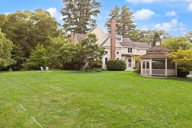 12 Quaker Lady Ln, Sudbury, MA 01776