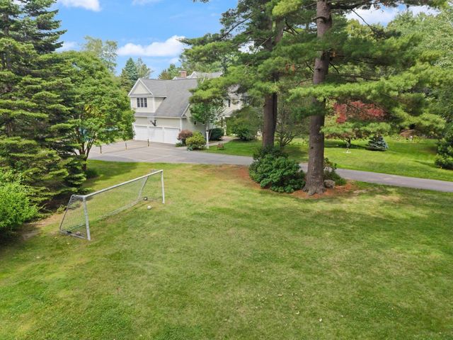12 Quaker Lady Ln, Sudbury, MA 01776