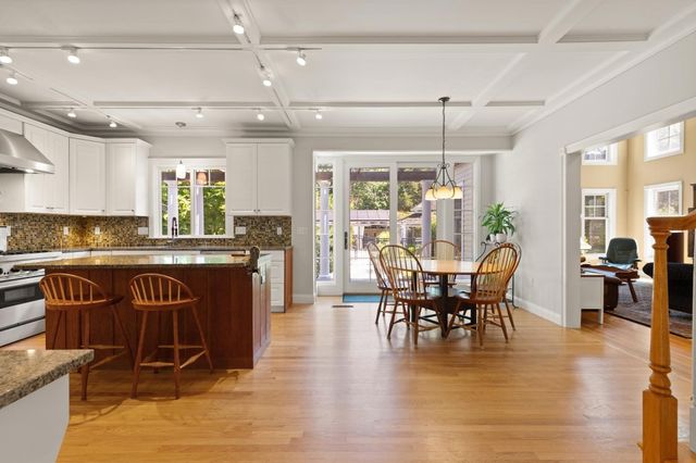 12 Quaker Lady Ln, Sudbury, MA 01776