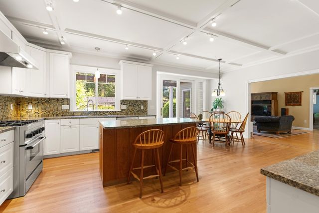 12 Quaker Lady Ln, Sudbury, MA 01776