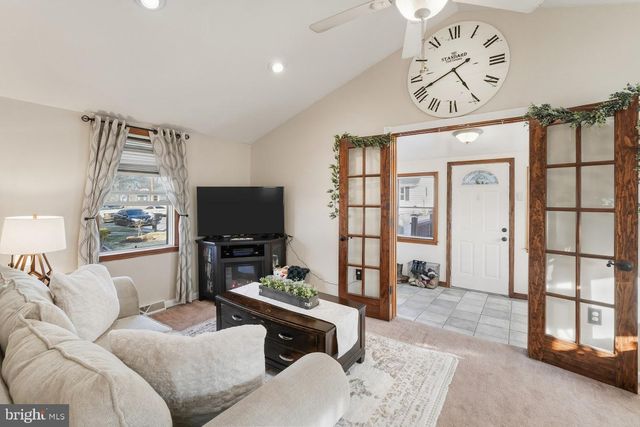 11 AMHERST DR, Pennsville, NJ 08070