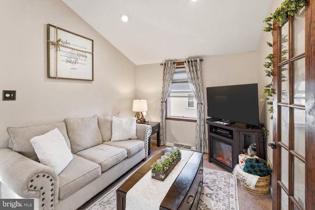 11 AMHERST DR, Pennsville, NJ 08070