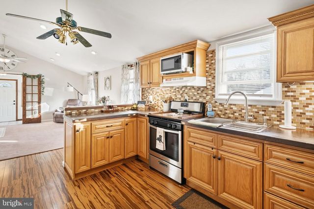 11 AMHERST DR, Pennsville, NJ 08070