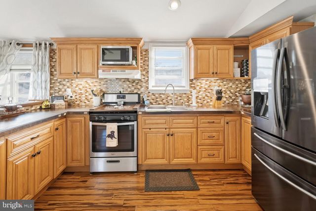 11 AMHERST DR, Pennsville, NJ 08070